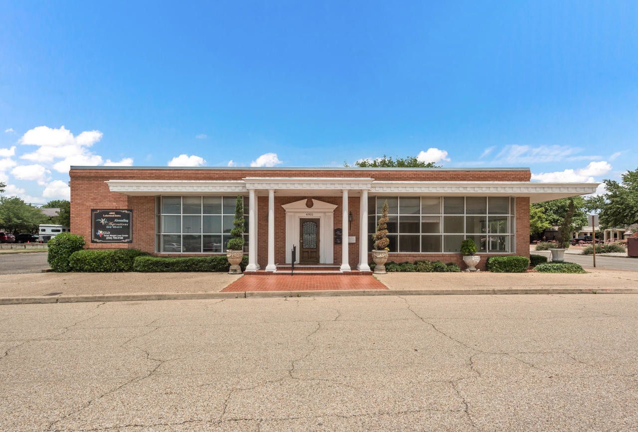 4901 Lakewood Dr, Waco, TX 76710